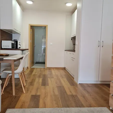 شقة Maty فارنا